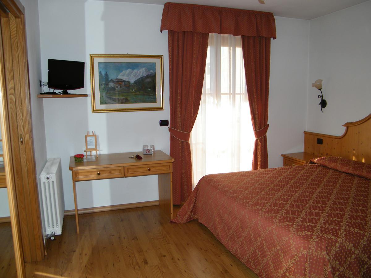 Villa Golf Pinzolo Oda fotoğraf